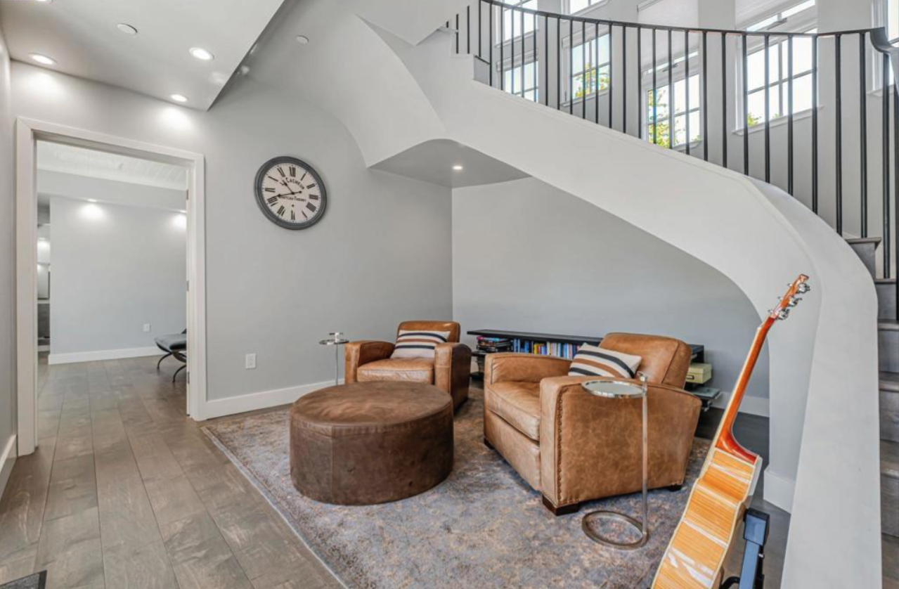 Fremont Craftsman — sculptural staircase and reading nook