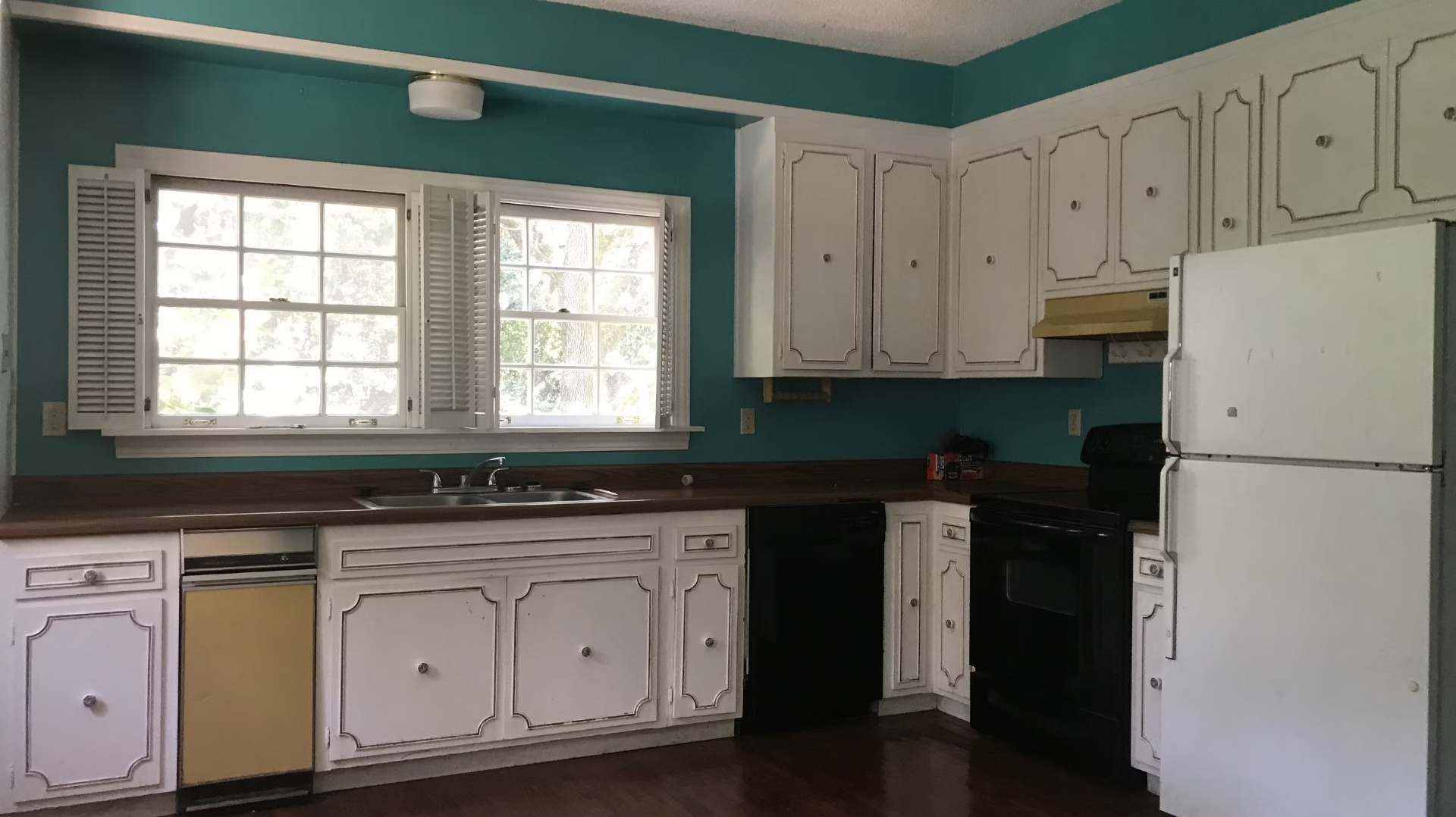 Napa Art Studio — Kitchen, before