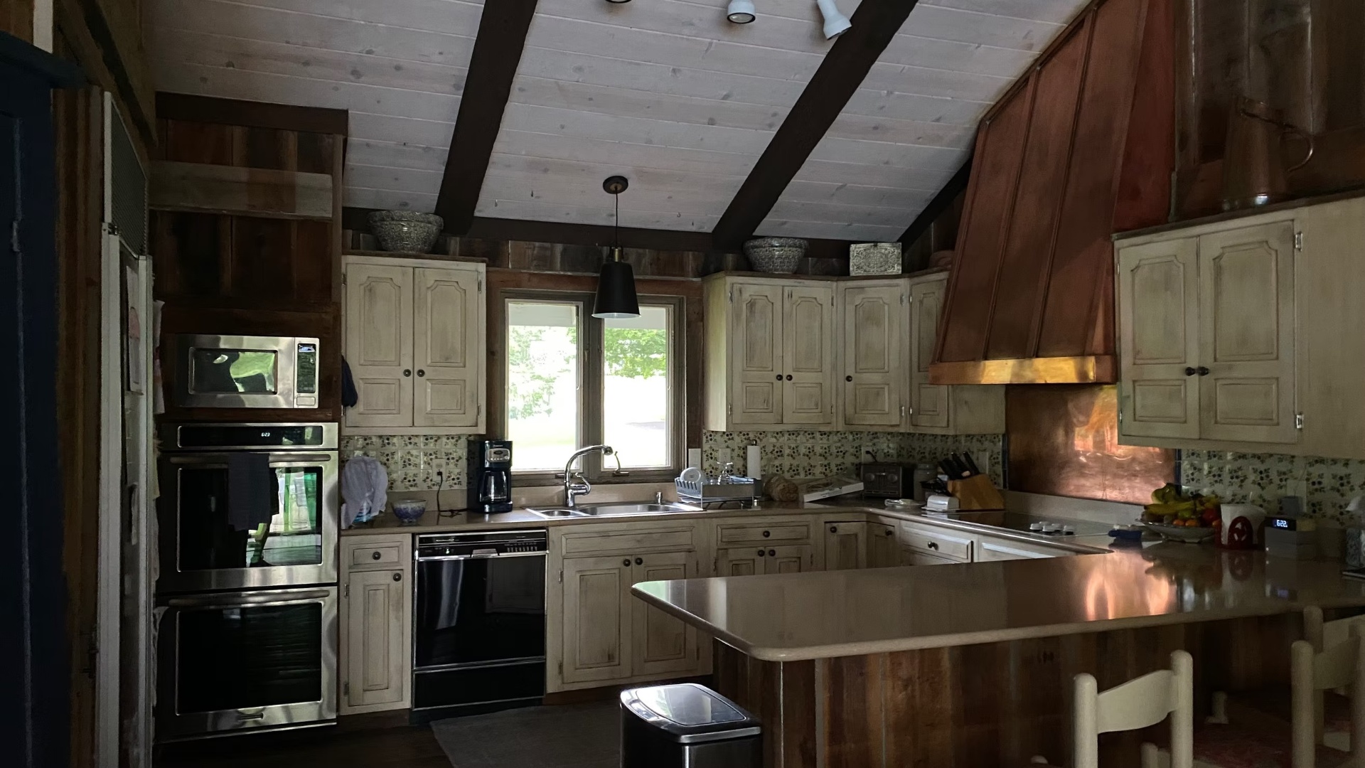 Lake Geneva Home — Kitchen, before